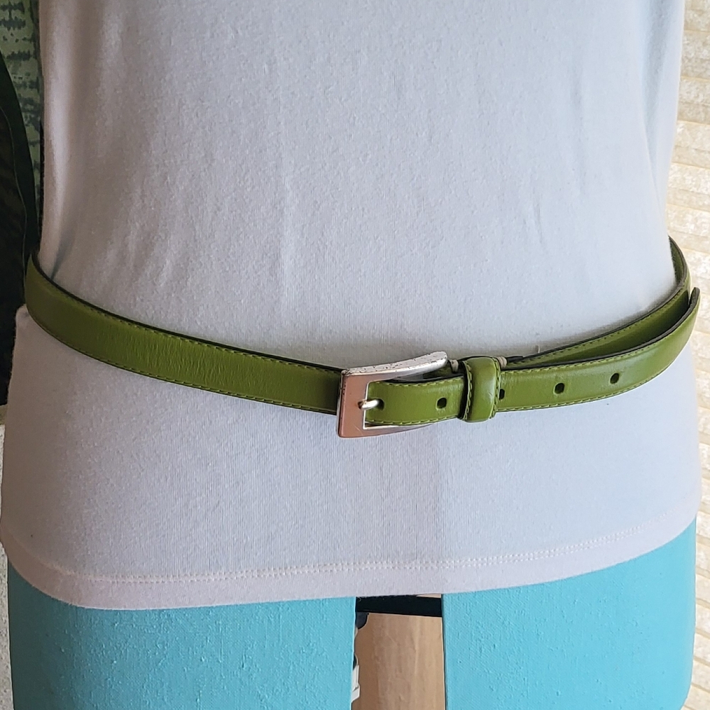 Fossil EUC women's unique lime green genuine leather belt size L.